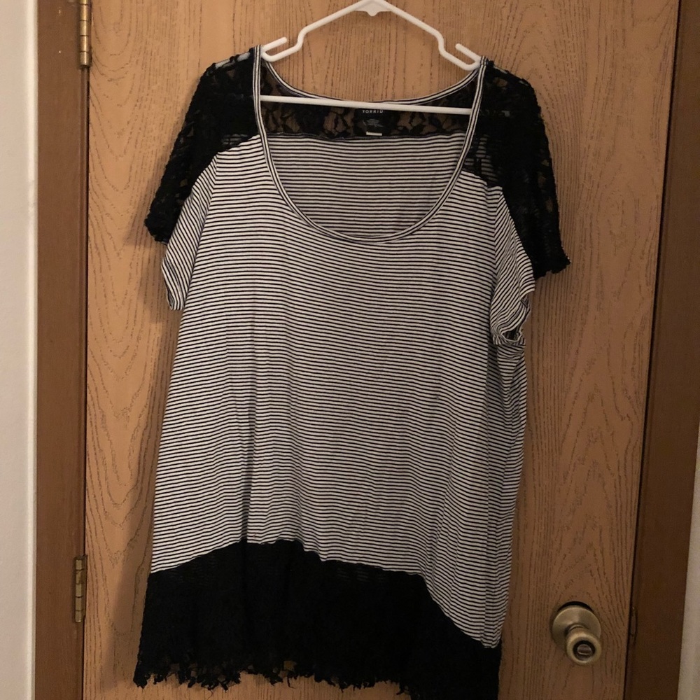 Black and white stripe lace trim shirt 3x